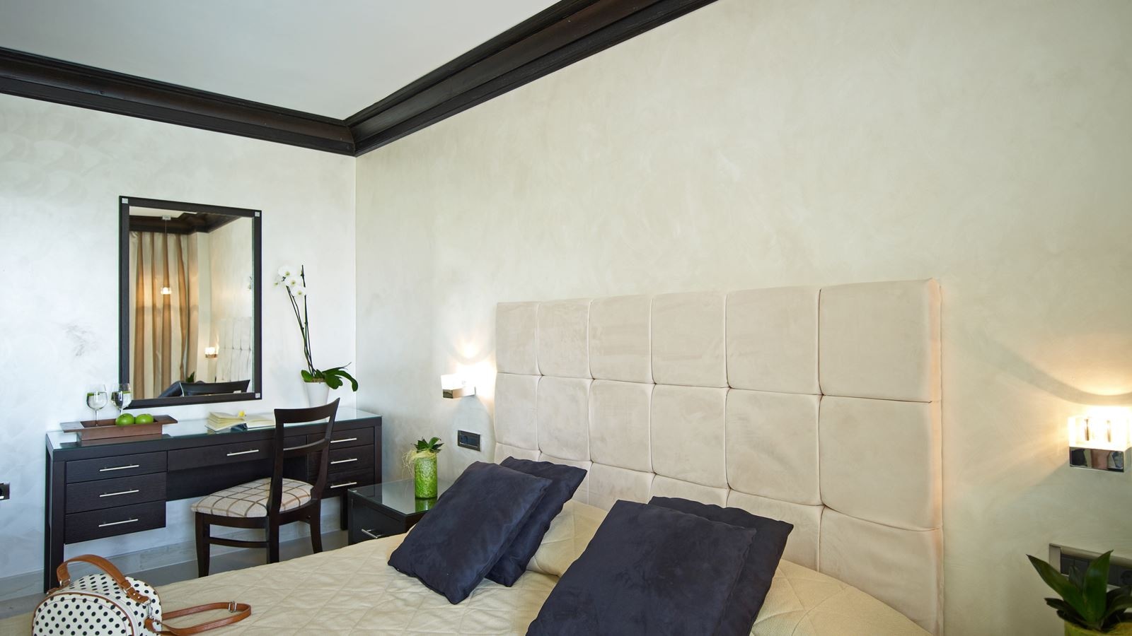 rooms-single-land-view