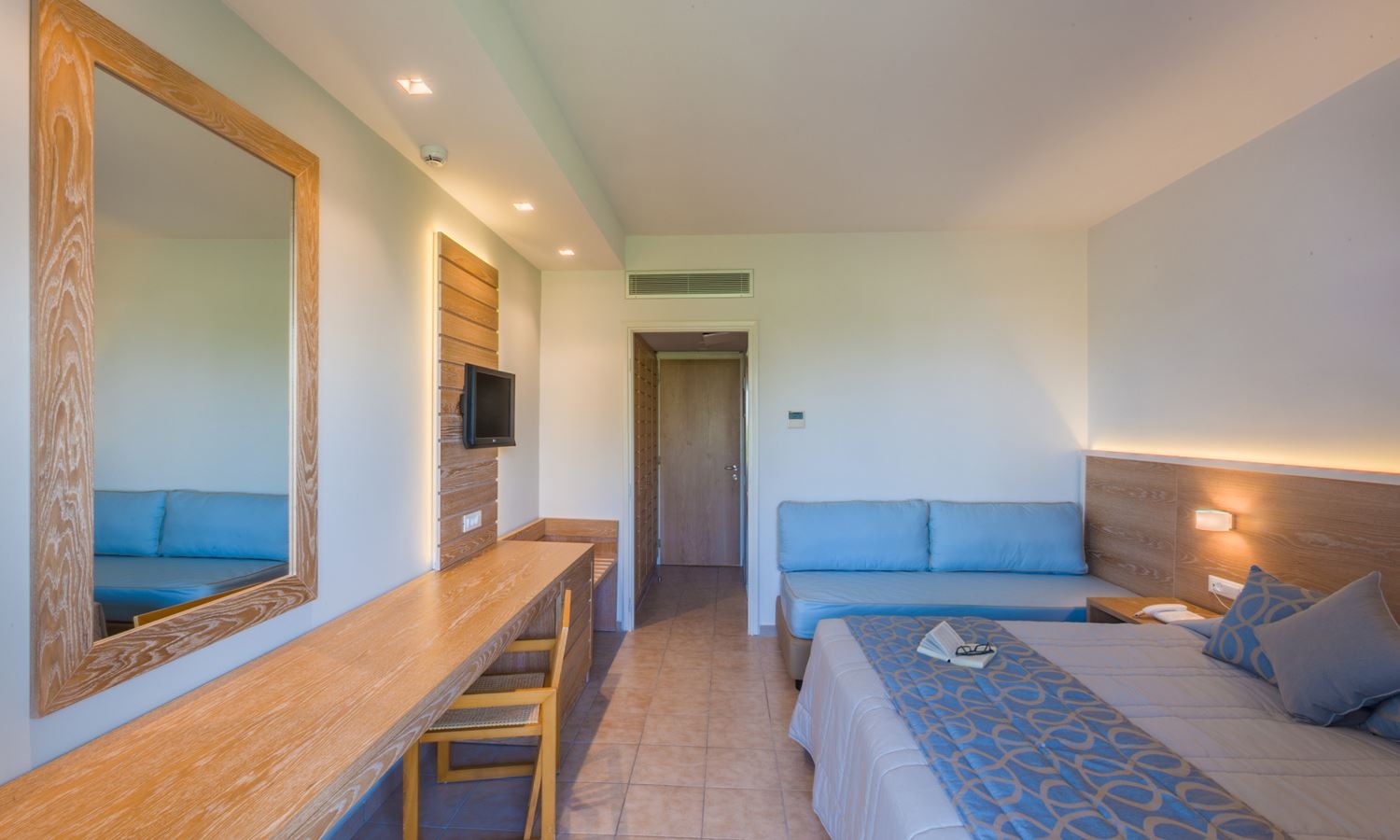 rooms-standard-room-main-building-balcony