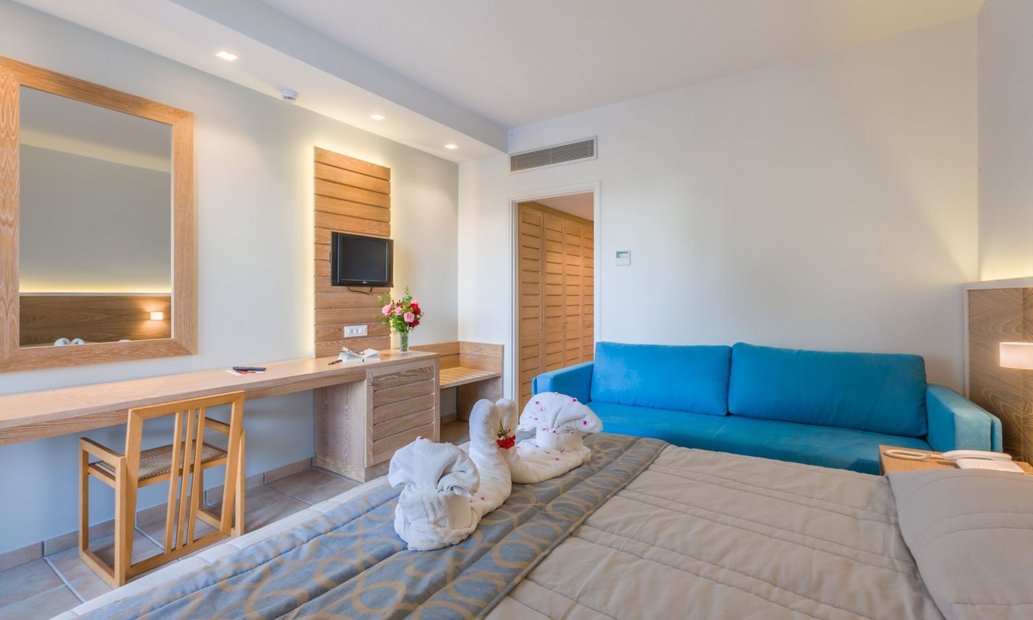 rooms-standard-room-main-building-balcony