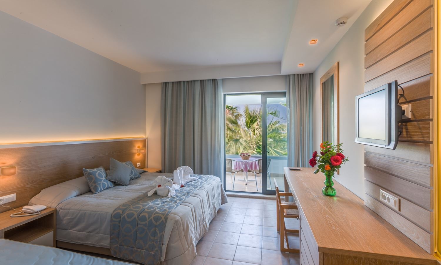 rooms-standard-room-main-building-balcony