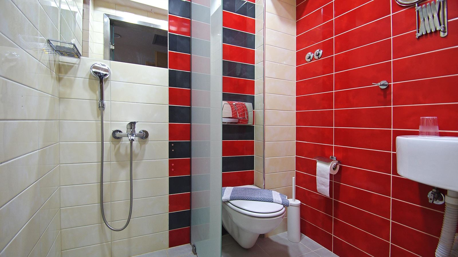 rooms-superior-triple-room-balcony