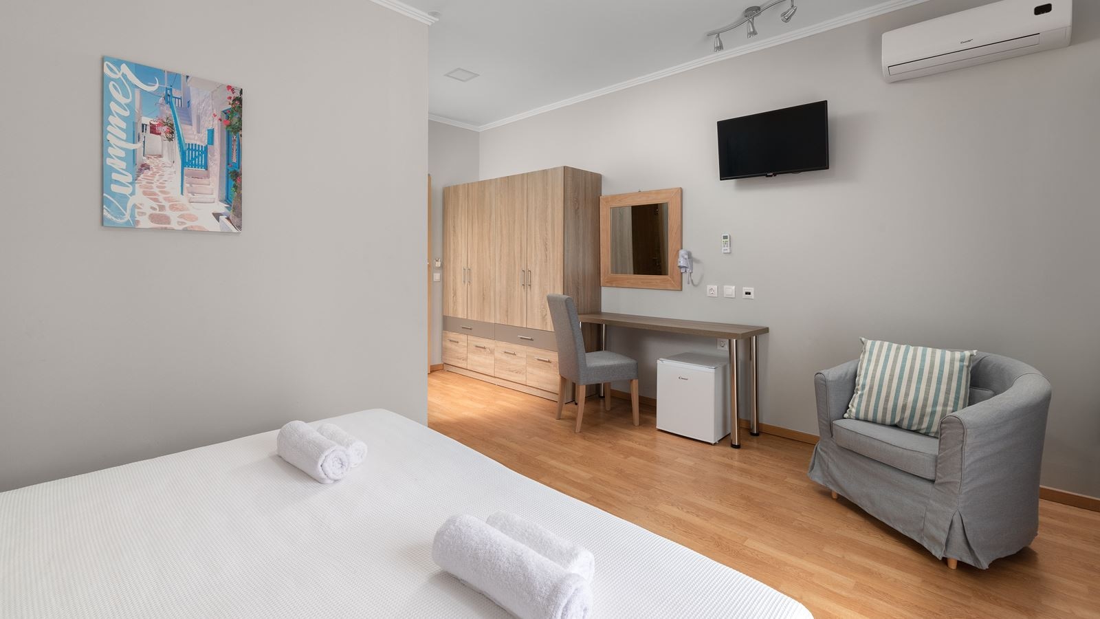 rooms-standard-double-room-balcony