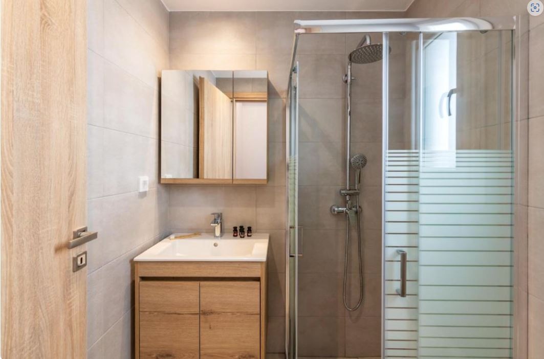 rooms-pool-splash-room-for-2