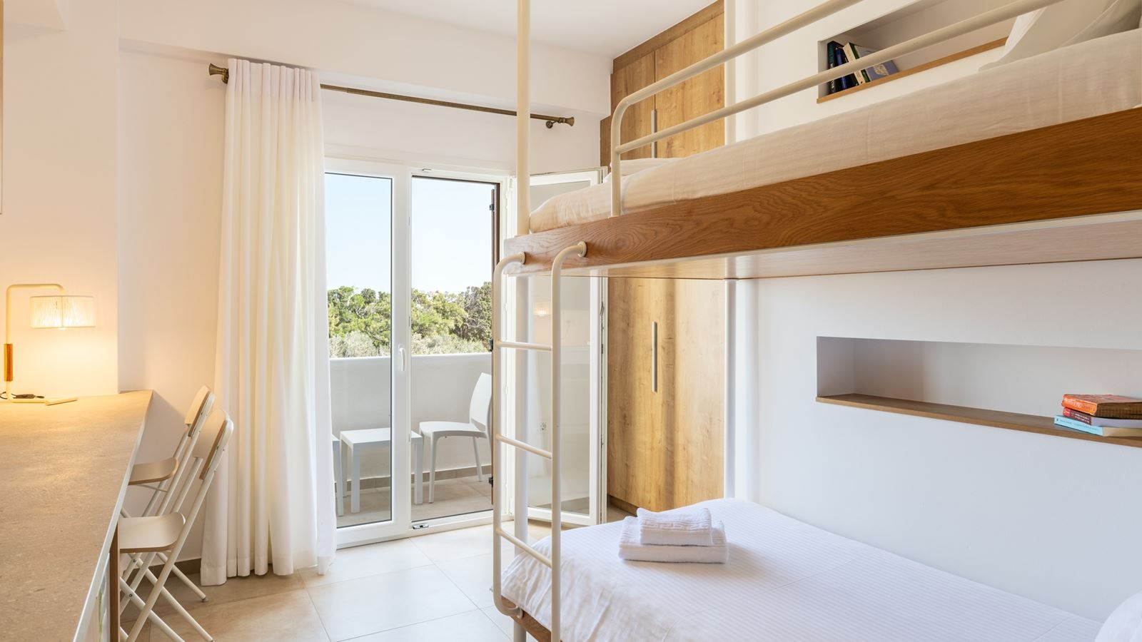 rooms-mykonos-vibes-room-for-4