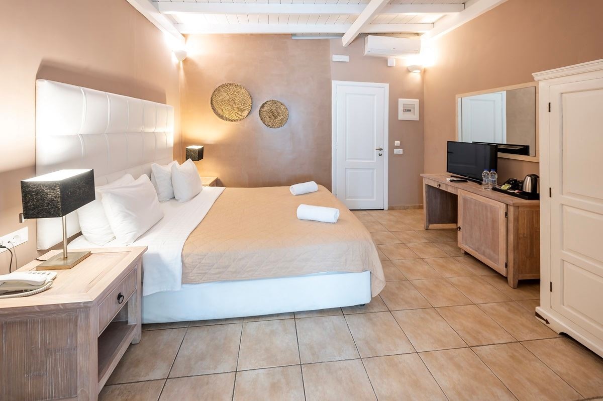 rooms-superior-room-with-private-pool--sea-view