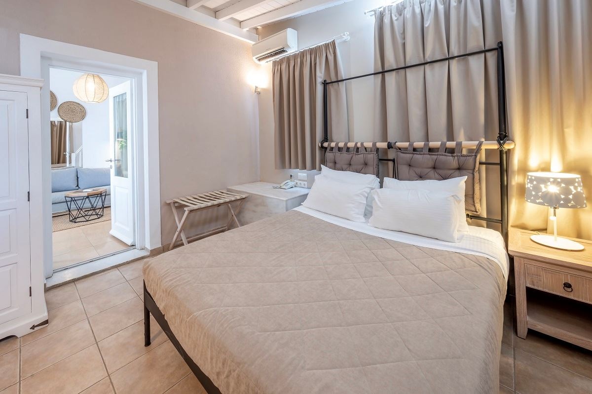 rooms-villa-with-private-pool