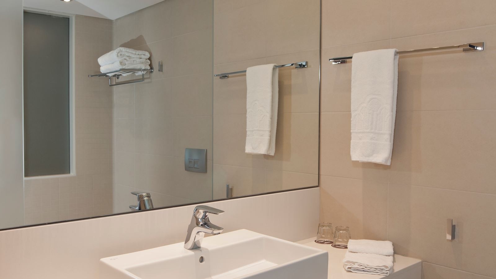 rooms-deluxe-room-pool-view-balcony-or-terrace