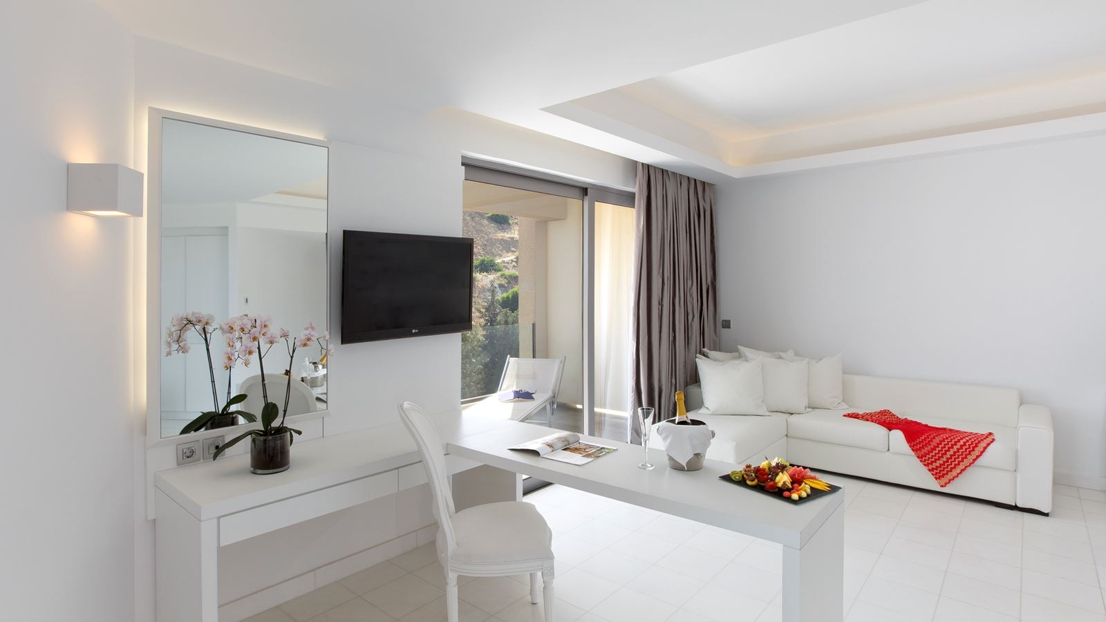 rooms-superior-suite-balcony-or-terrace