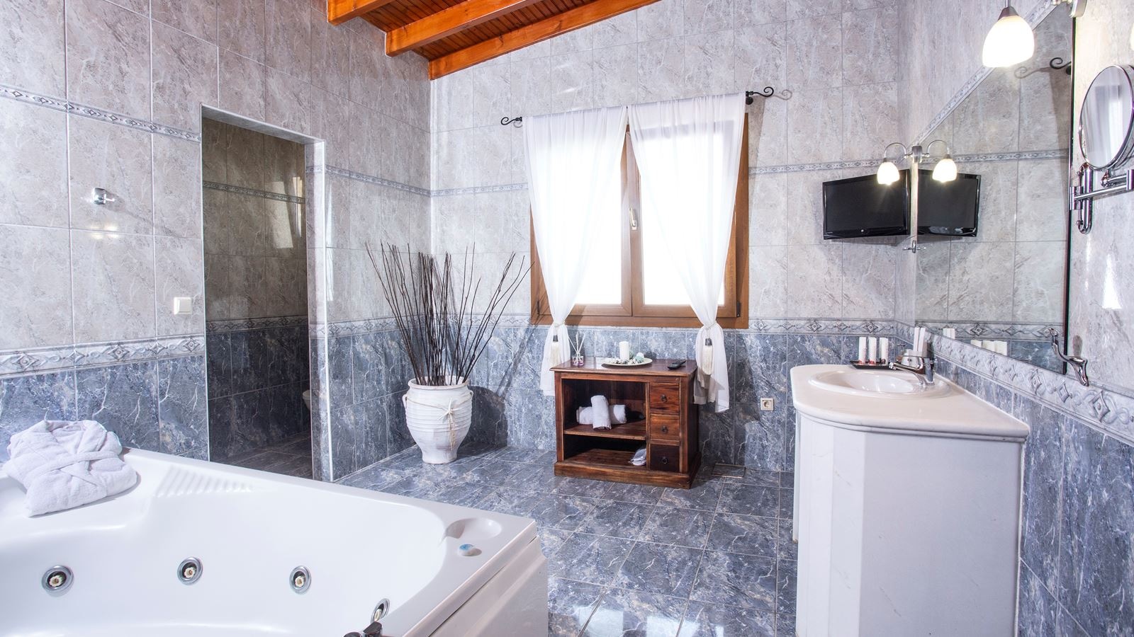 rooms-executive-suite-with-2-bedrooms-and-private-pool-villa