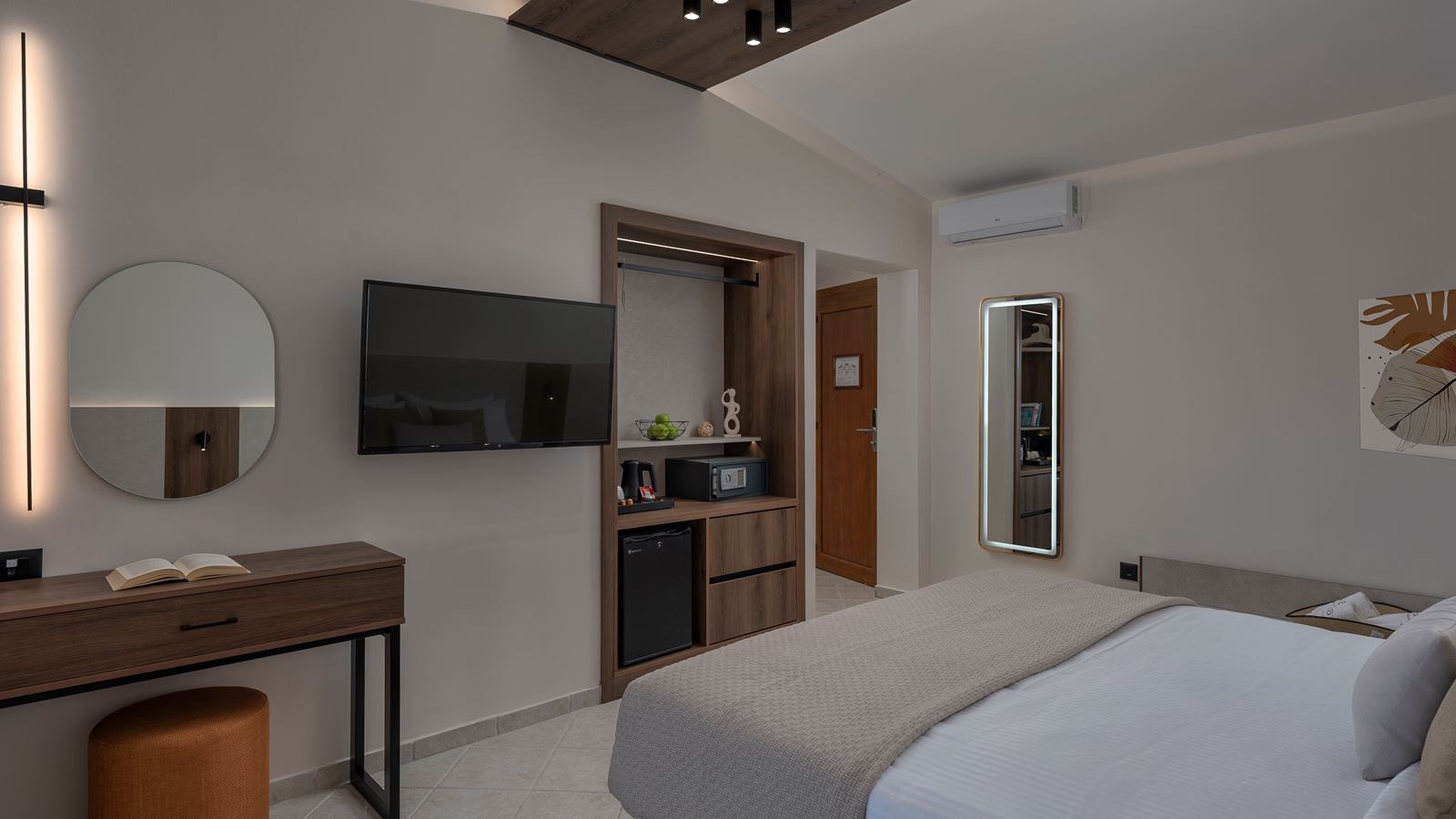 rooms-standard-double-room--side-sea-view