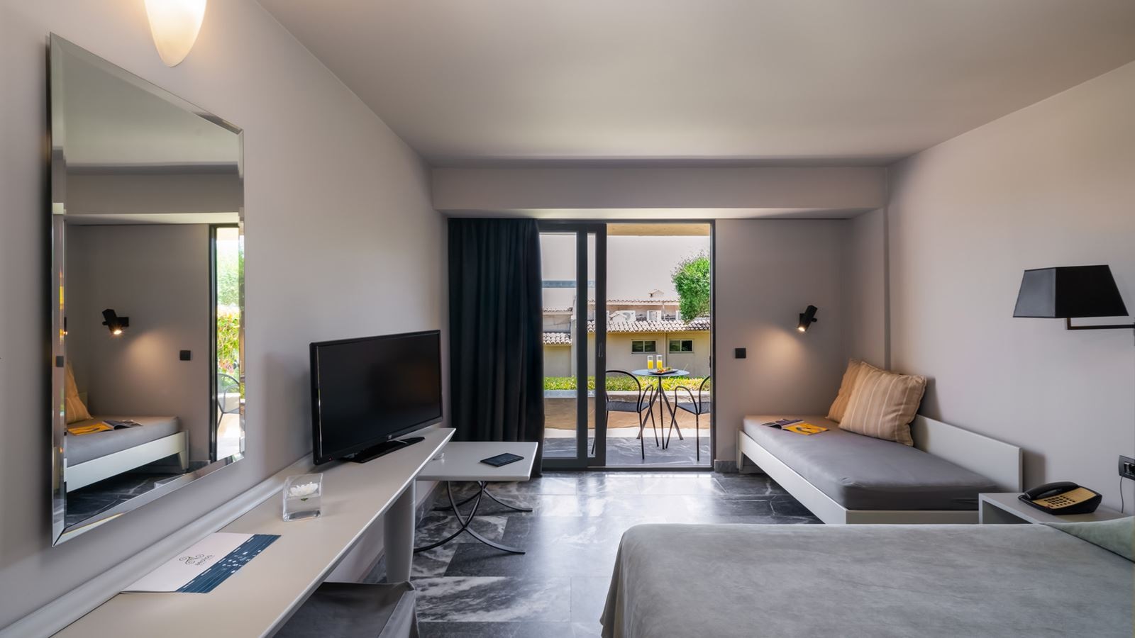 rooms-bungalow-double-room-garden-view