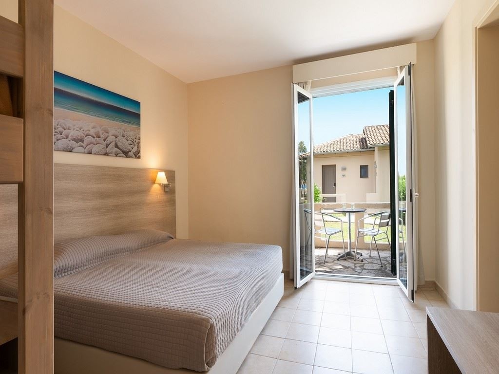 rooms-bungalow-family-garden-view-or-terrace