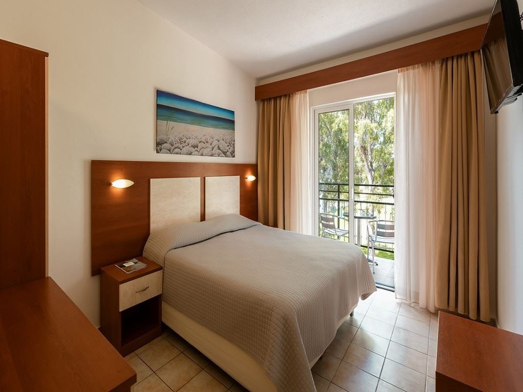 rooms-room-singe-gardenview