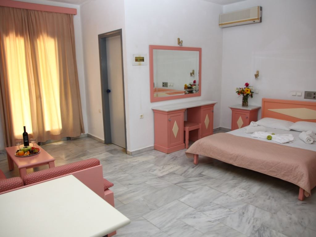 rooms-room-family-mountainview