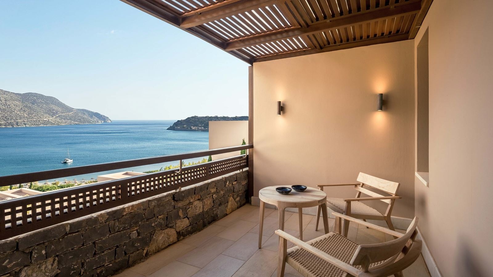 rooms-deluxe-bungalow-sea-view