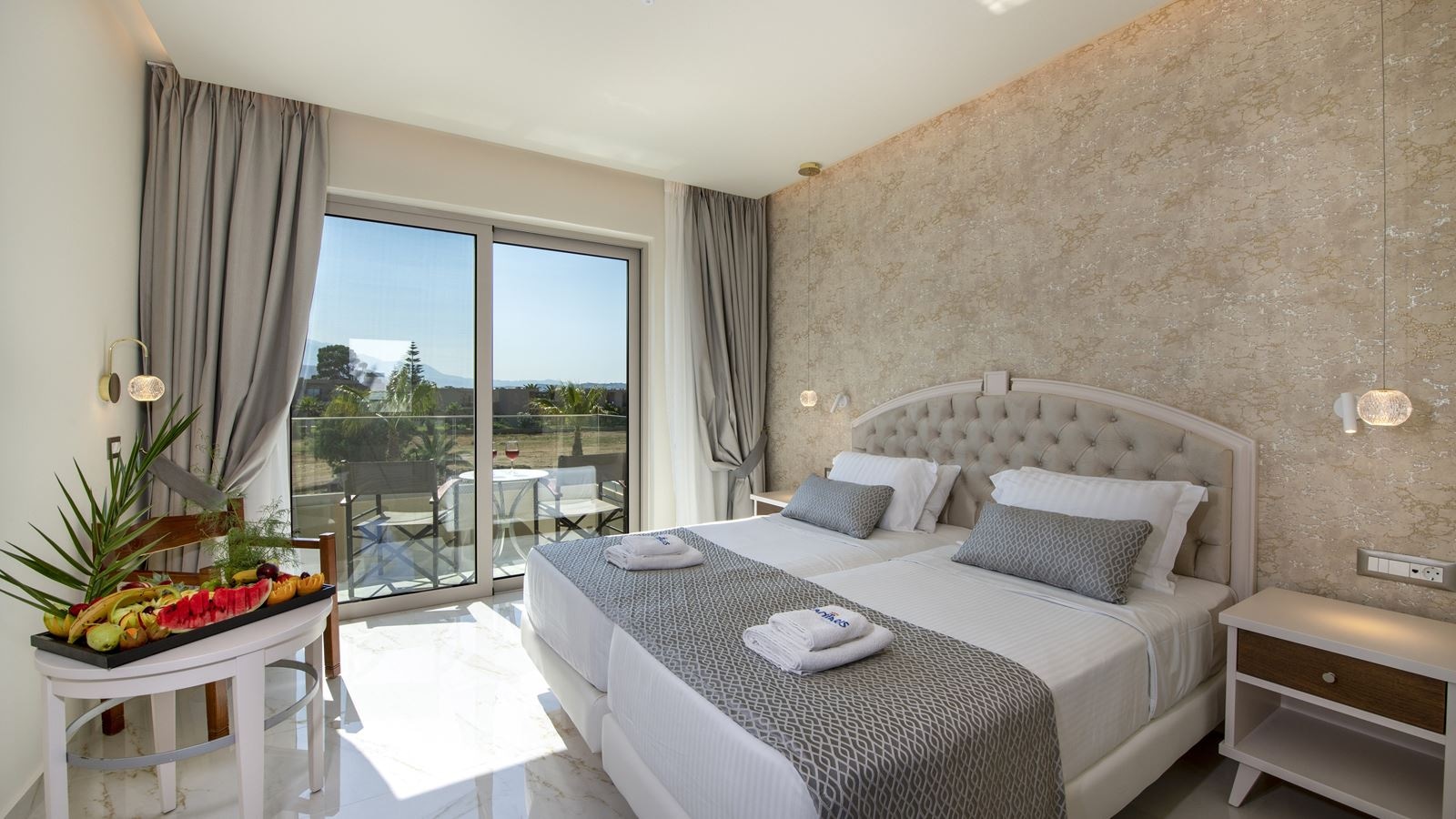 rooms-premium-double-land-view