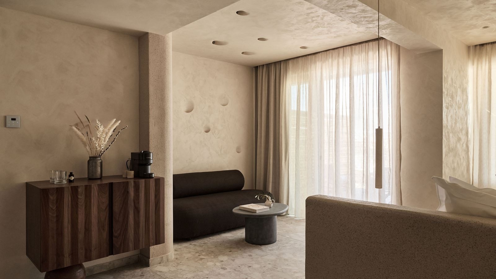 rooms-starlight-1-bedroom-suite-pool-view-outdoor-jacuzzi