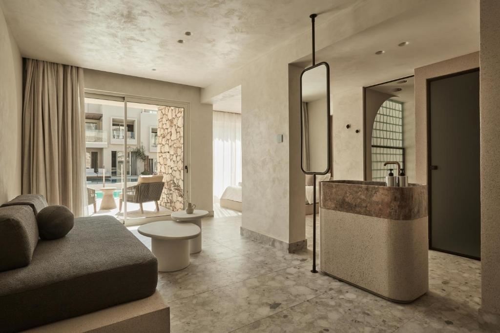 rooms-tranquil-1-bedroom-suite-privatepoolterrace