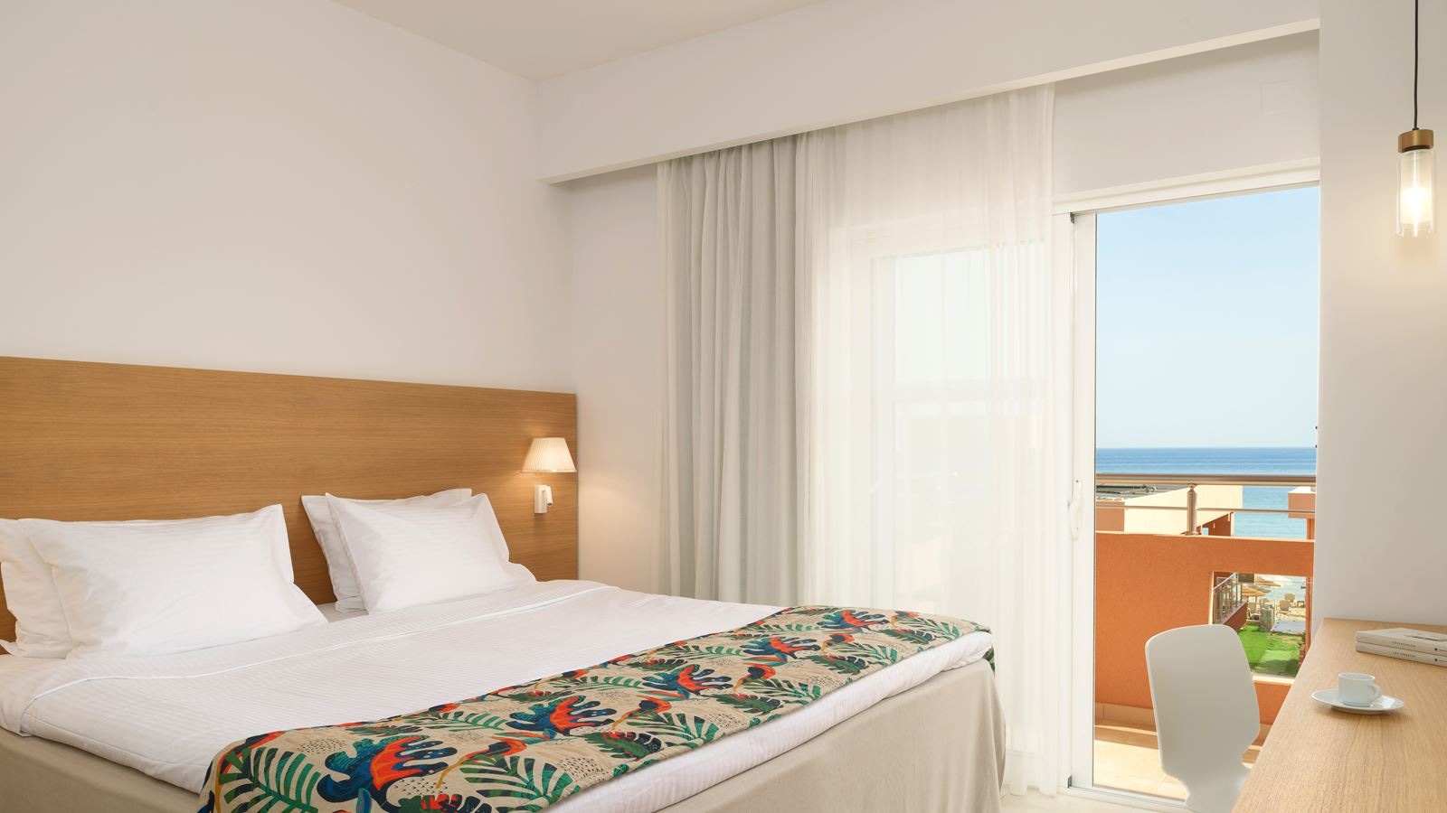 rooms-deluxe-double-side-sea-view