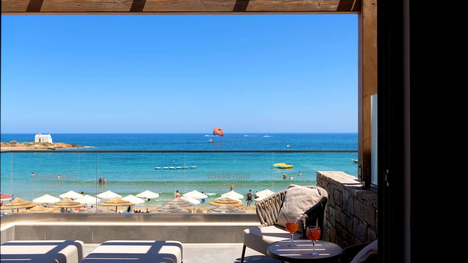 rooms-deluxe-grand-2-bedrooms-beachfront-fsv