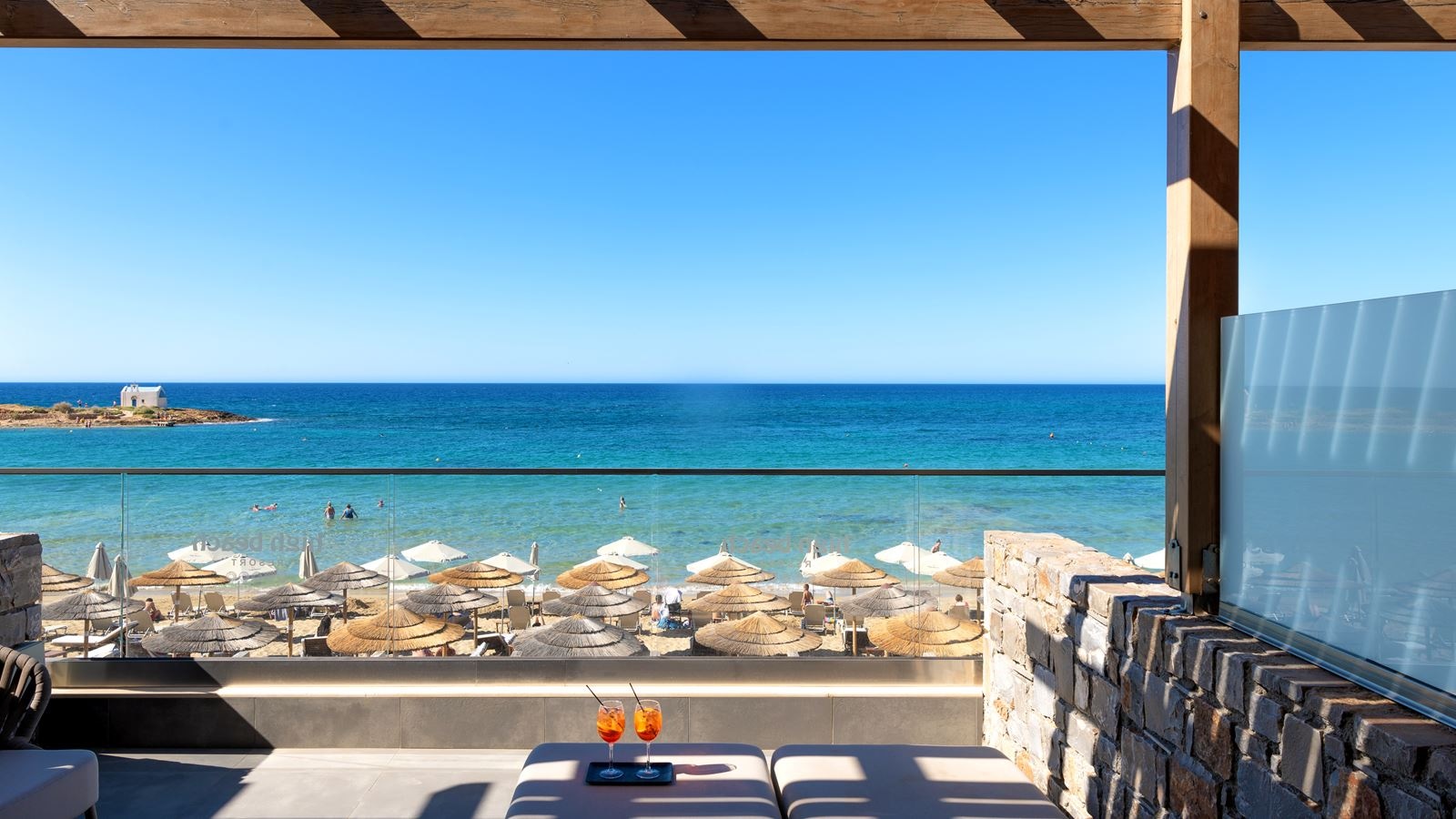 rooms-diamond-suite-beachfront-fsv