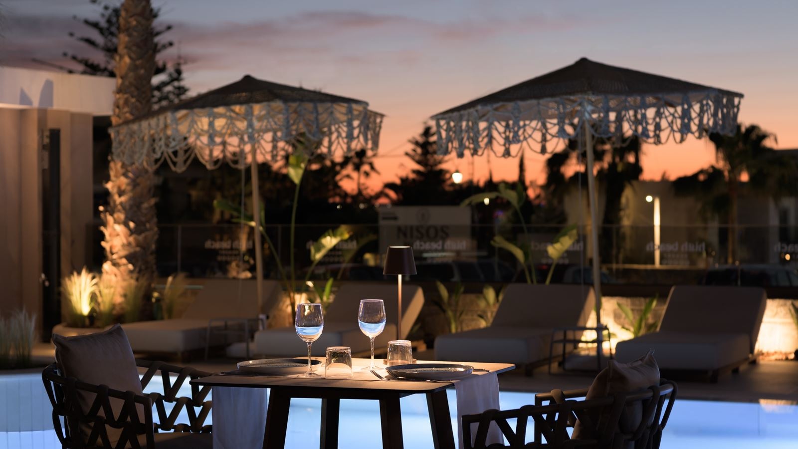 restaurants-veranda-pool-bar-restaurant