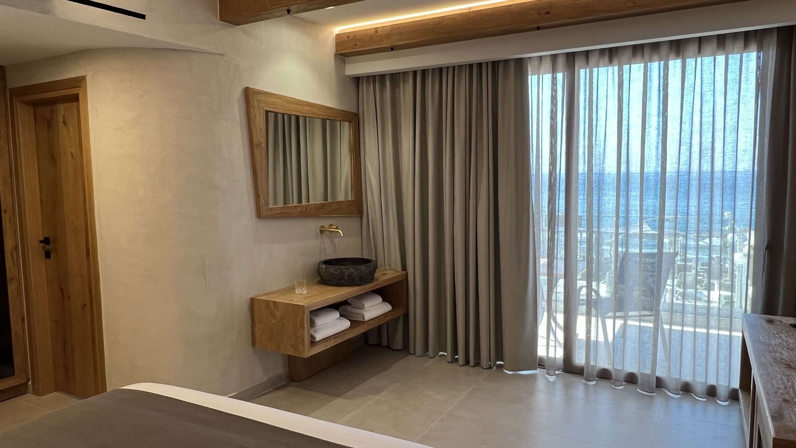 rooms-premium-double-room-seaview-balcony-or-terrace