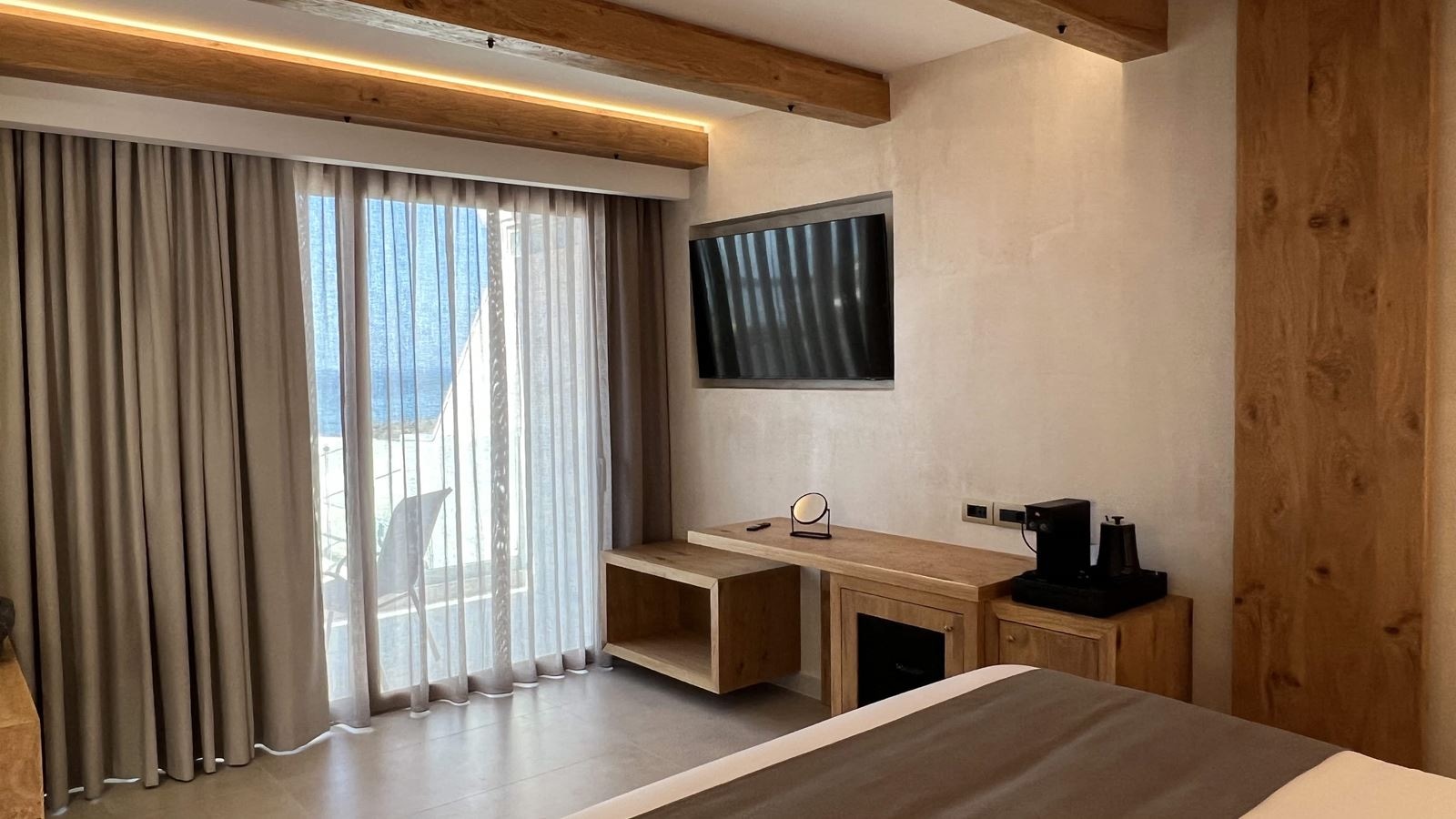 rooms-premium-double-room-seaview-balcony-or-terrace