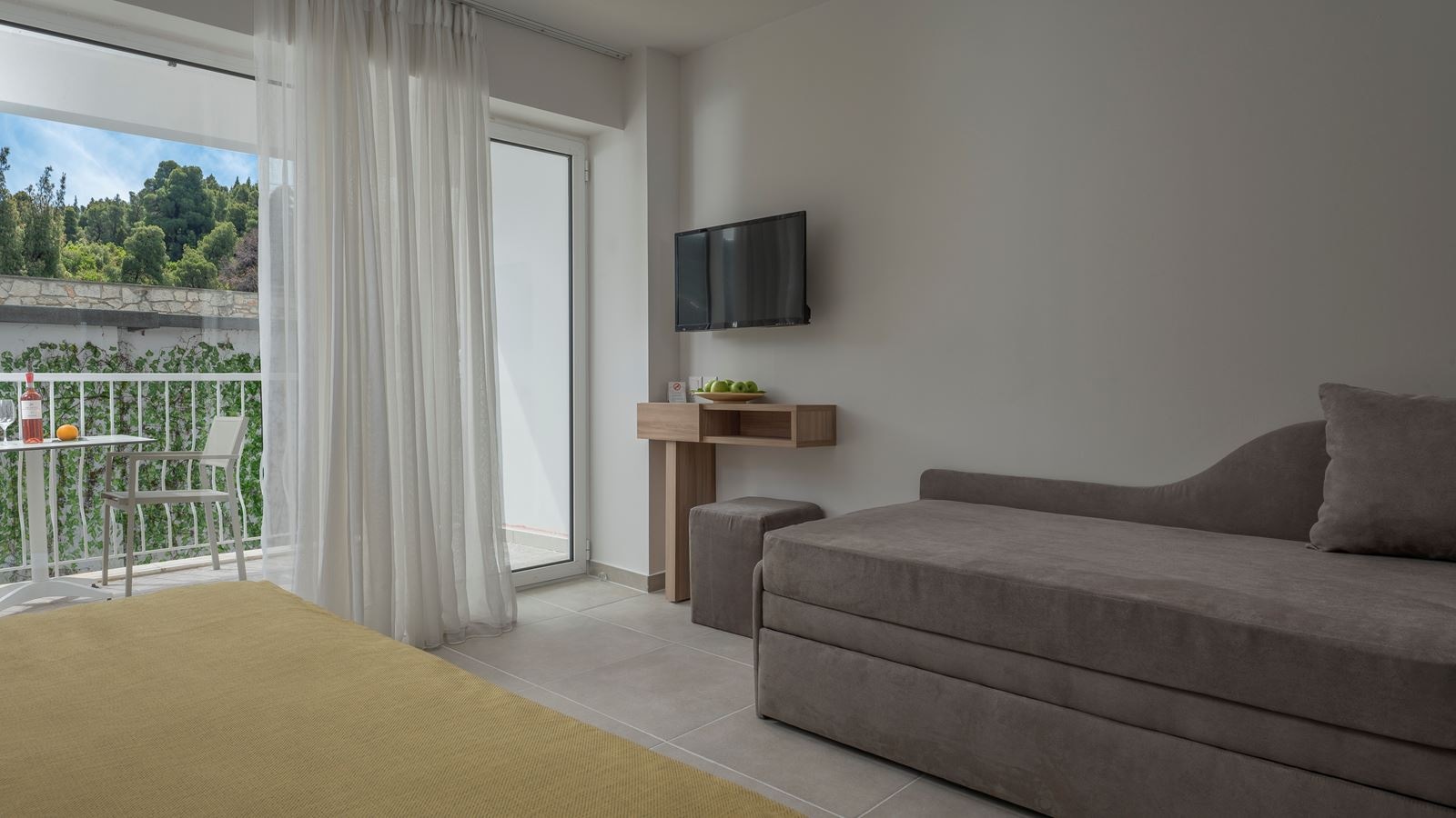 rooms-comfort-double-land-view