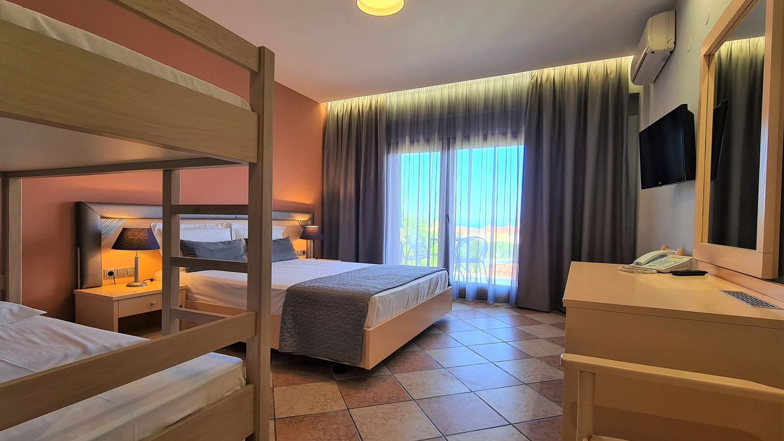 rooms-eco-family-room