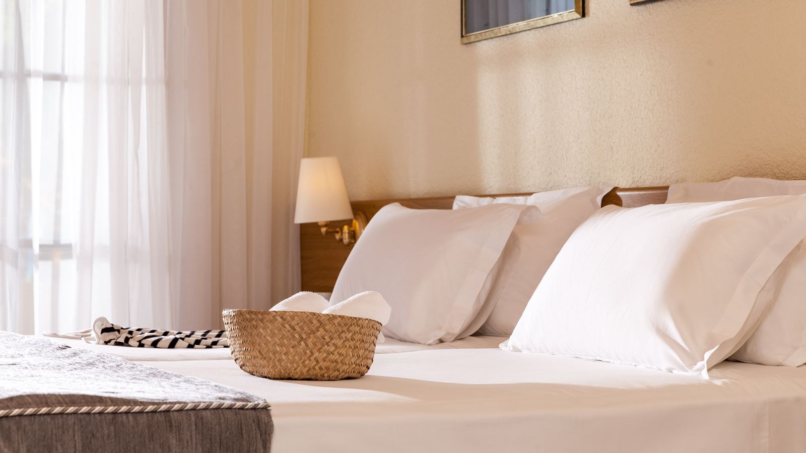 rooms-double-room-sea-view-bungalow