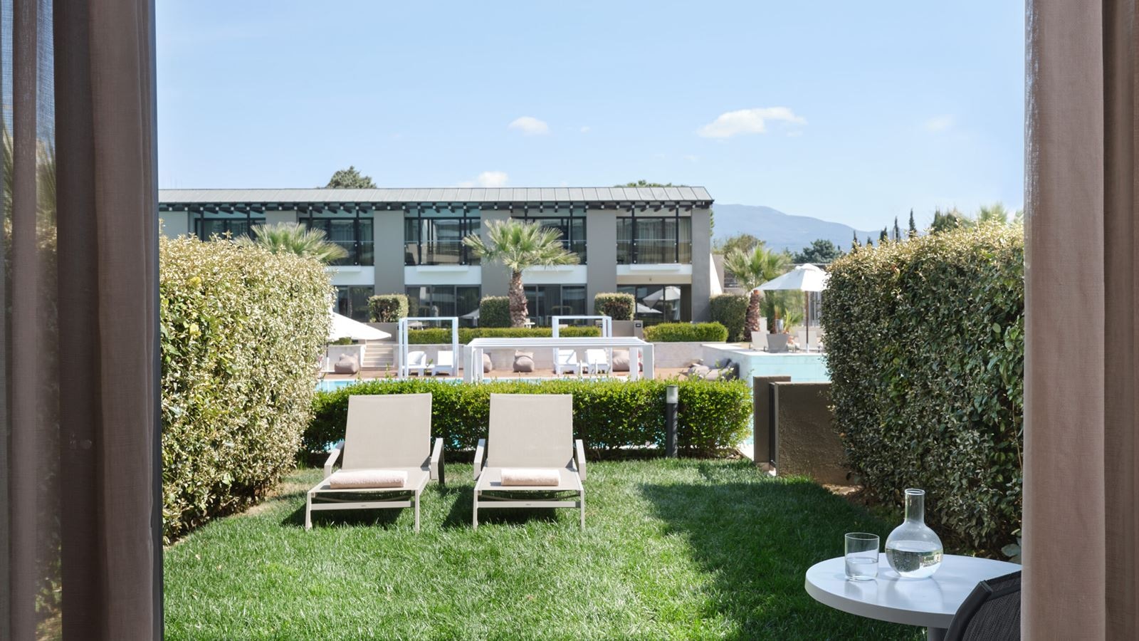 rooms-superior-room-private-pool