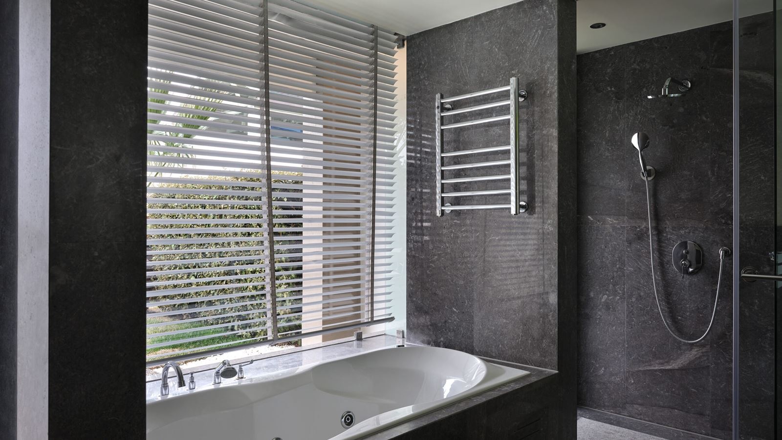 rooms-executive-suite-private-pool