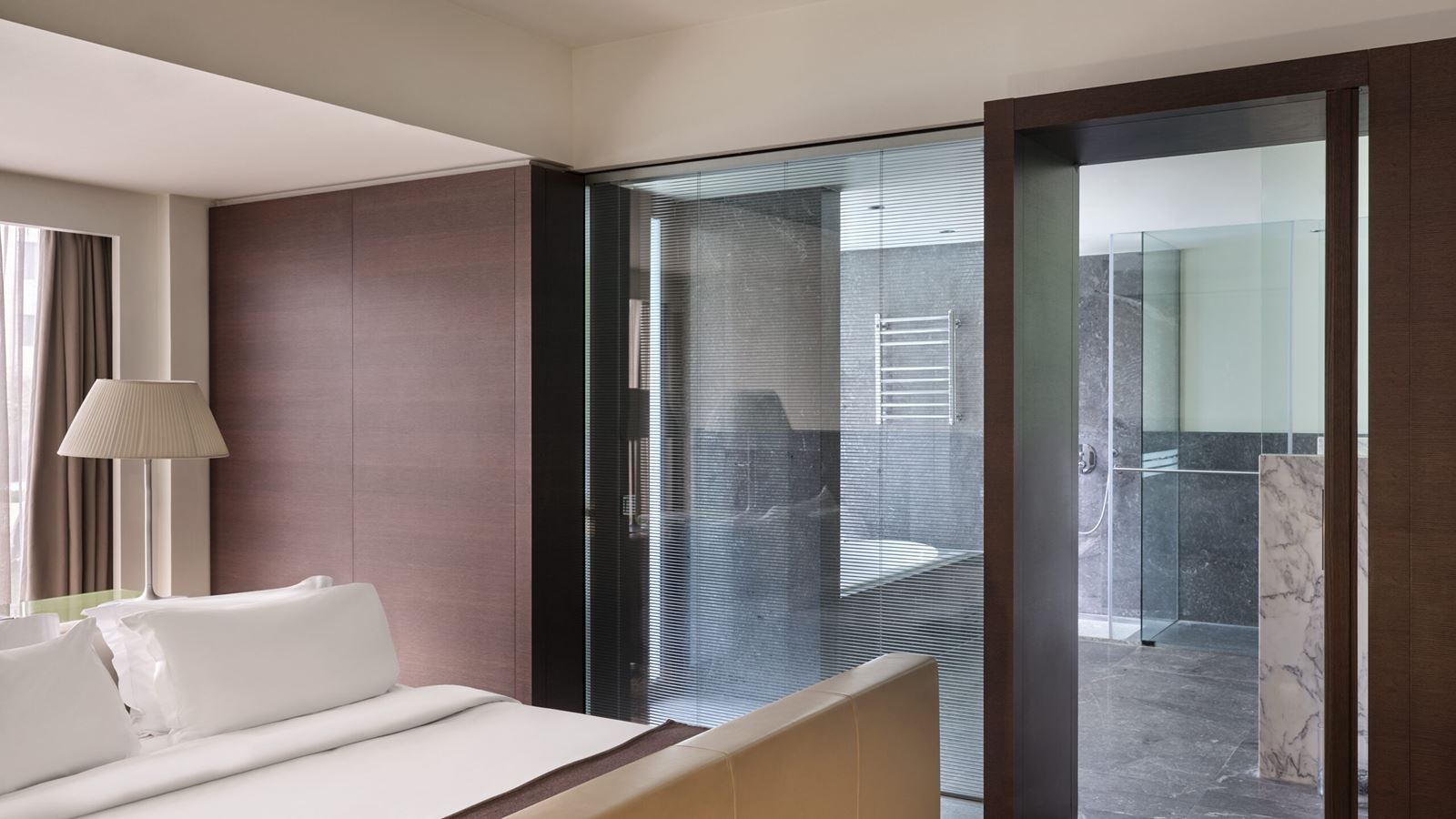 rooms-executive-suite-private-pool