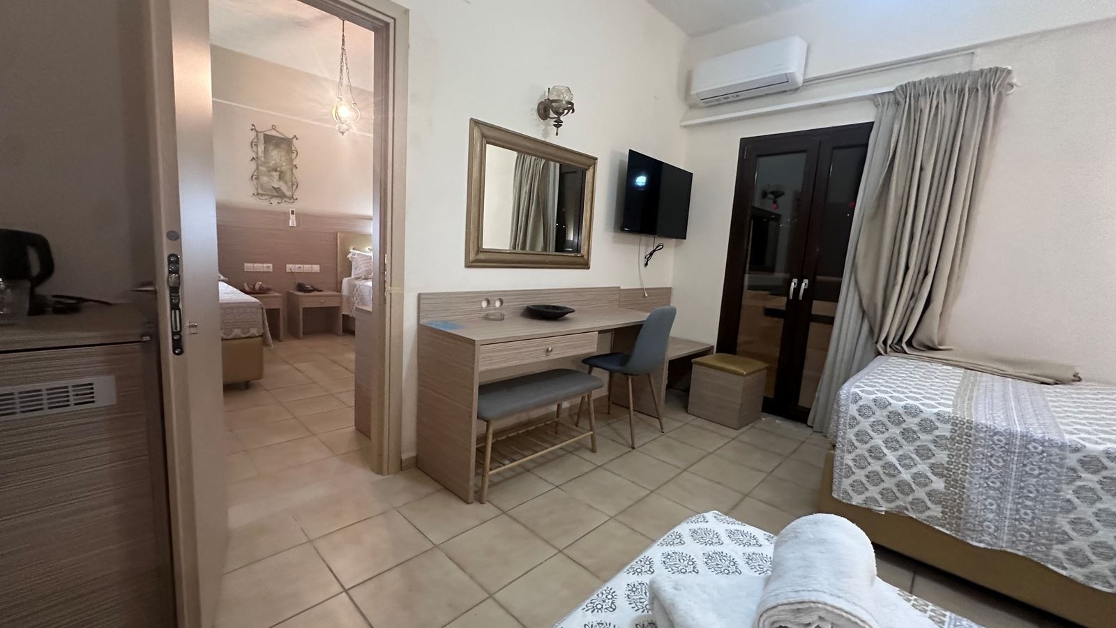 rooms-family-connecting-rooms-5-pax