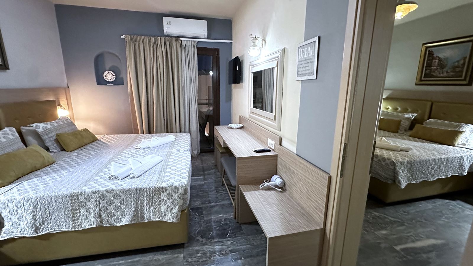 rooms-family-connecting-rooms-5-pax