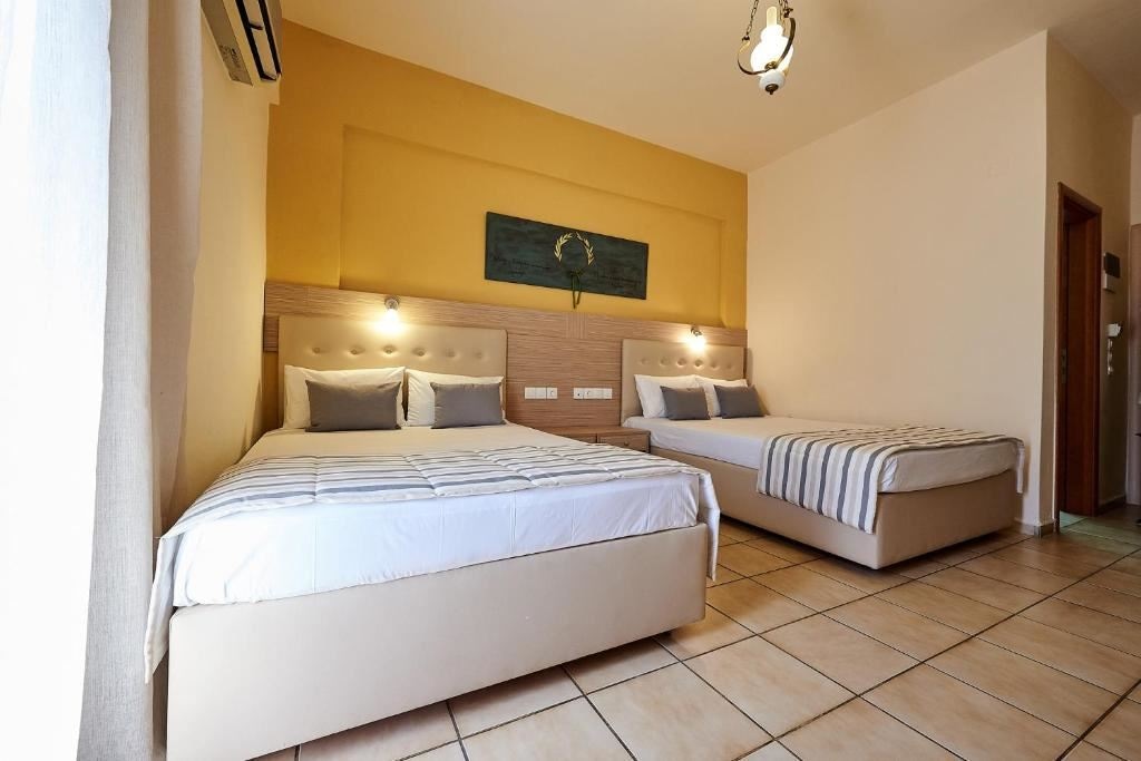 rooms-quadruple-superior-room-balcony