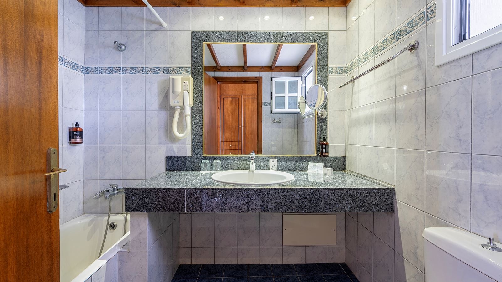 rooms-family-room-separated-living-room