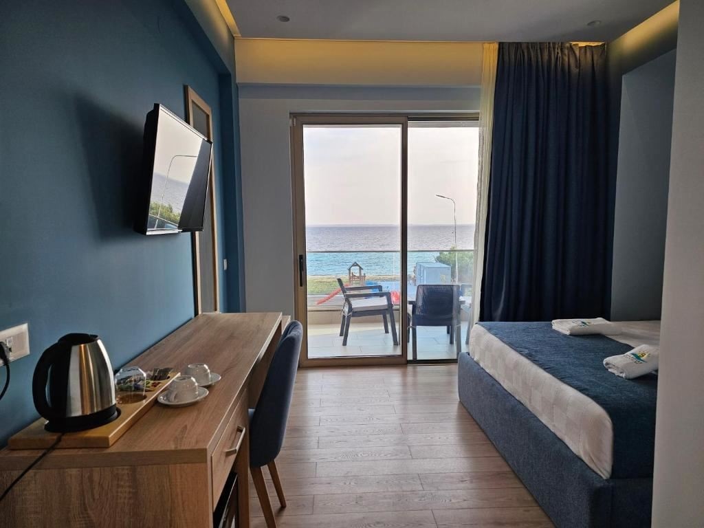 rooms-deluxe-double-room-with-sea-view