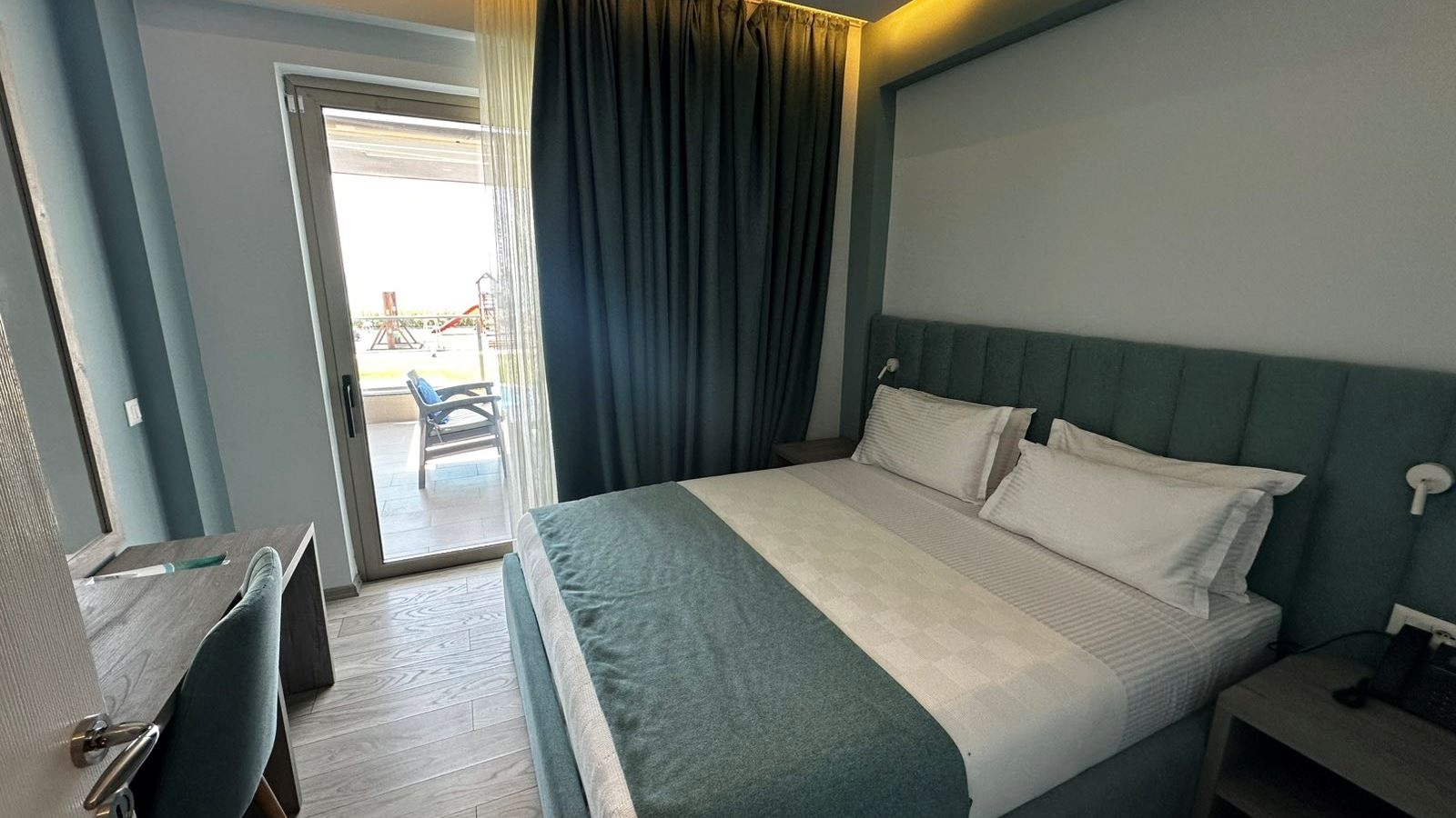 rooms-junior-suite-with-garden-view