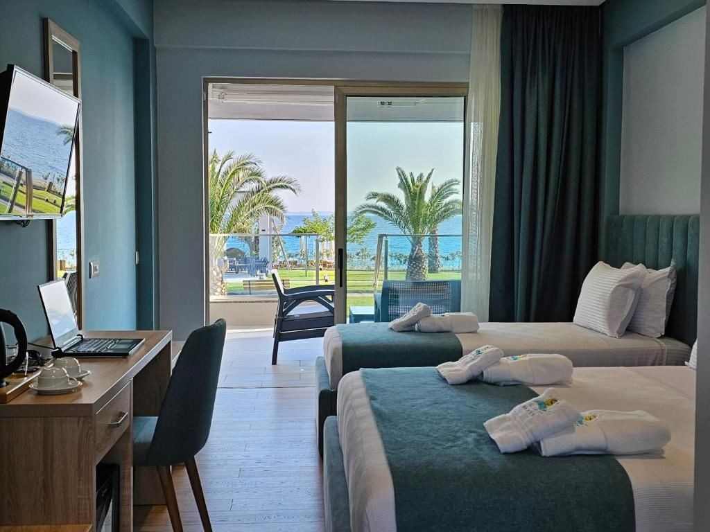 rooms-superior-triple-room-with-sea-view
