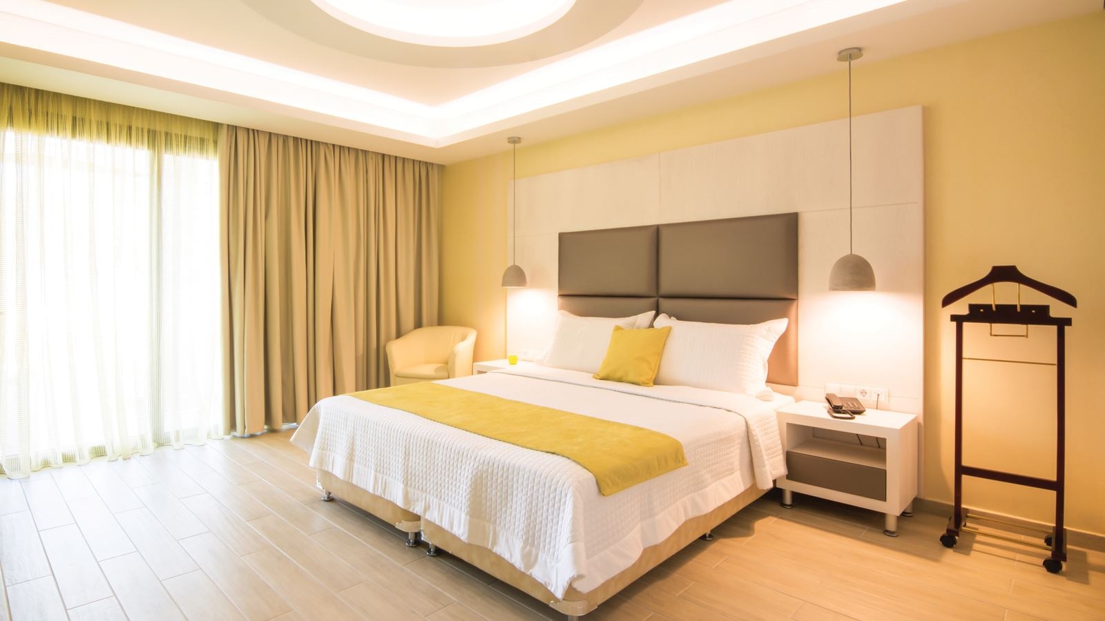 rooms-bungalow-deluxe-beachfront-terrace