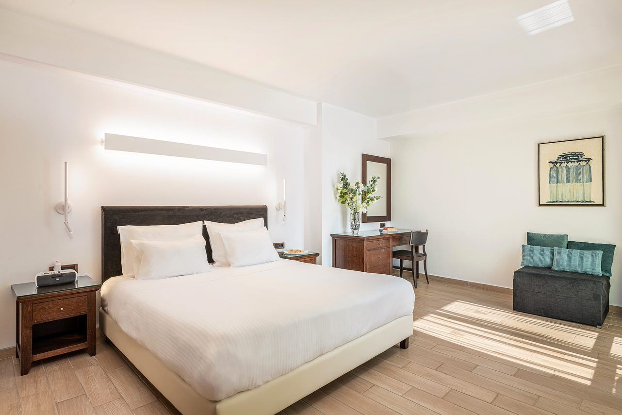 rooms-2-bedroom-suite-private-pool-and-jacuzzi