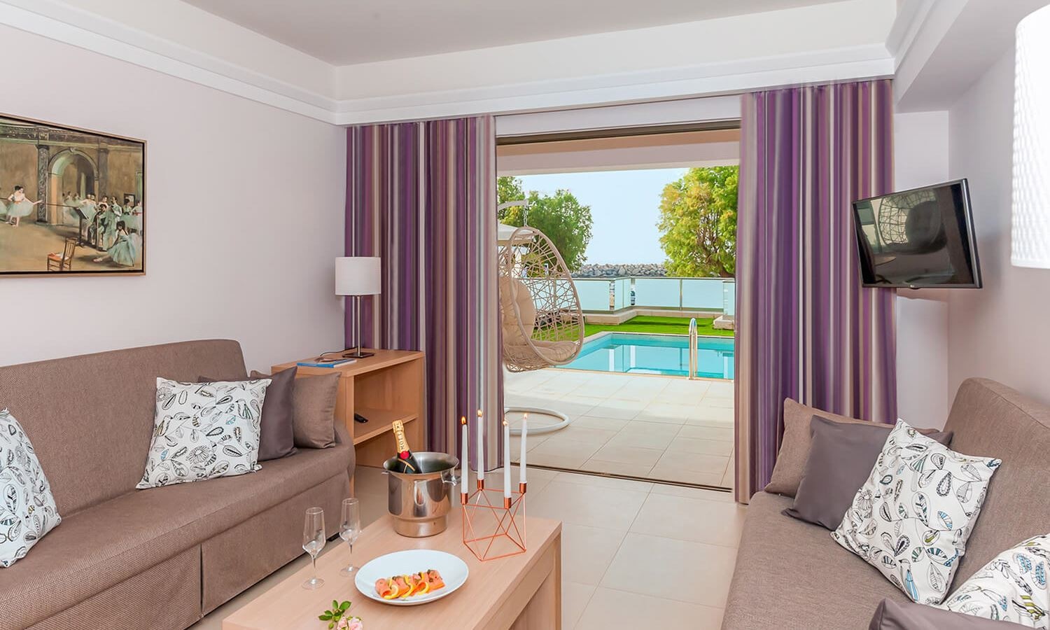 rooms-suite-with-private-pool-sea-view