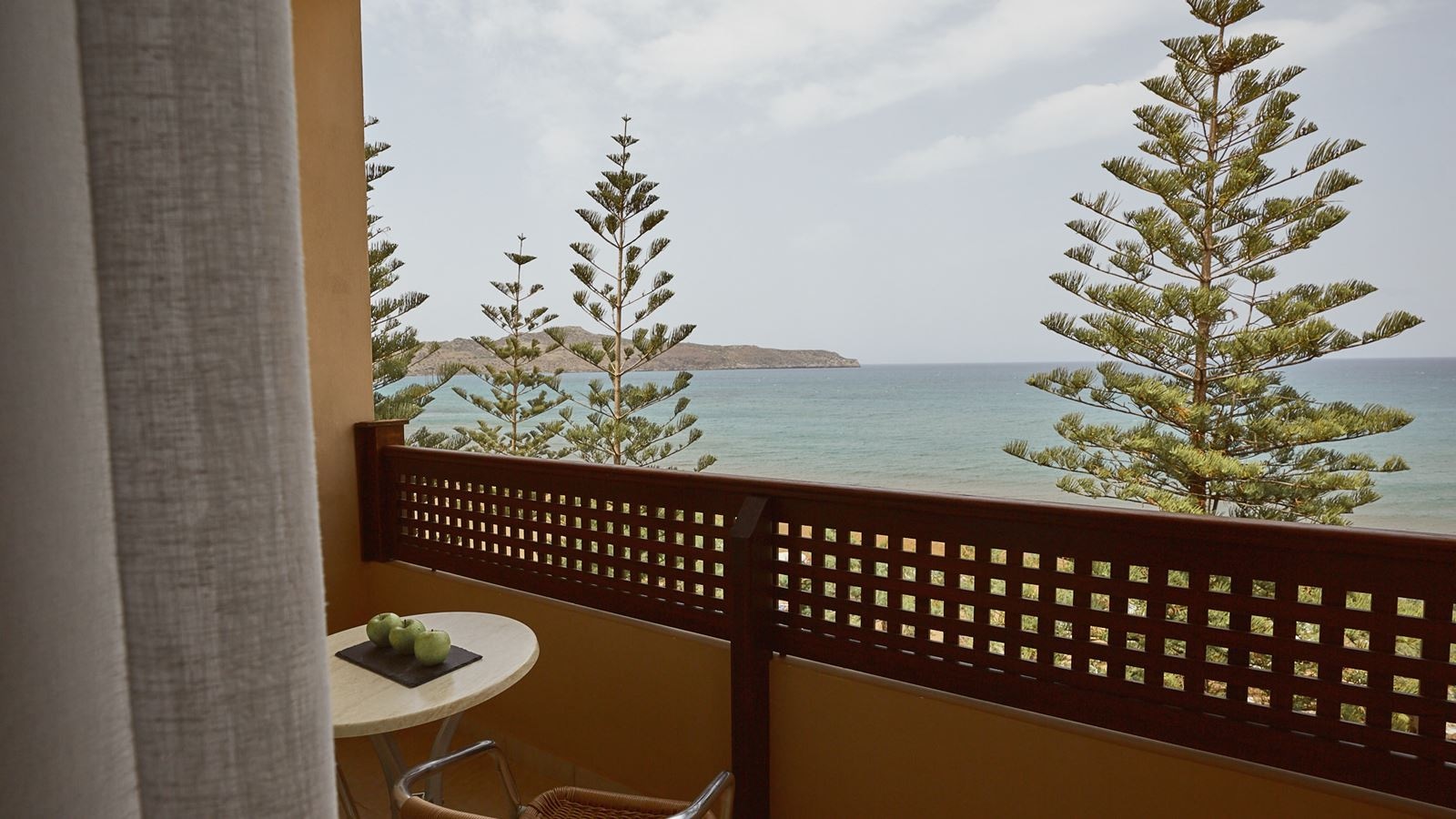 rooms-room-twindouble-beach-front