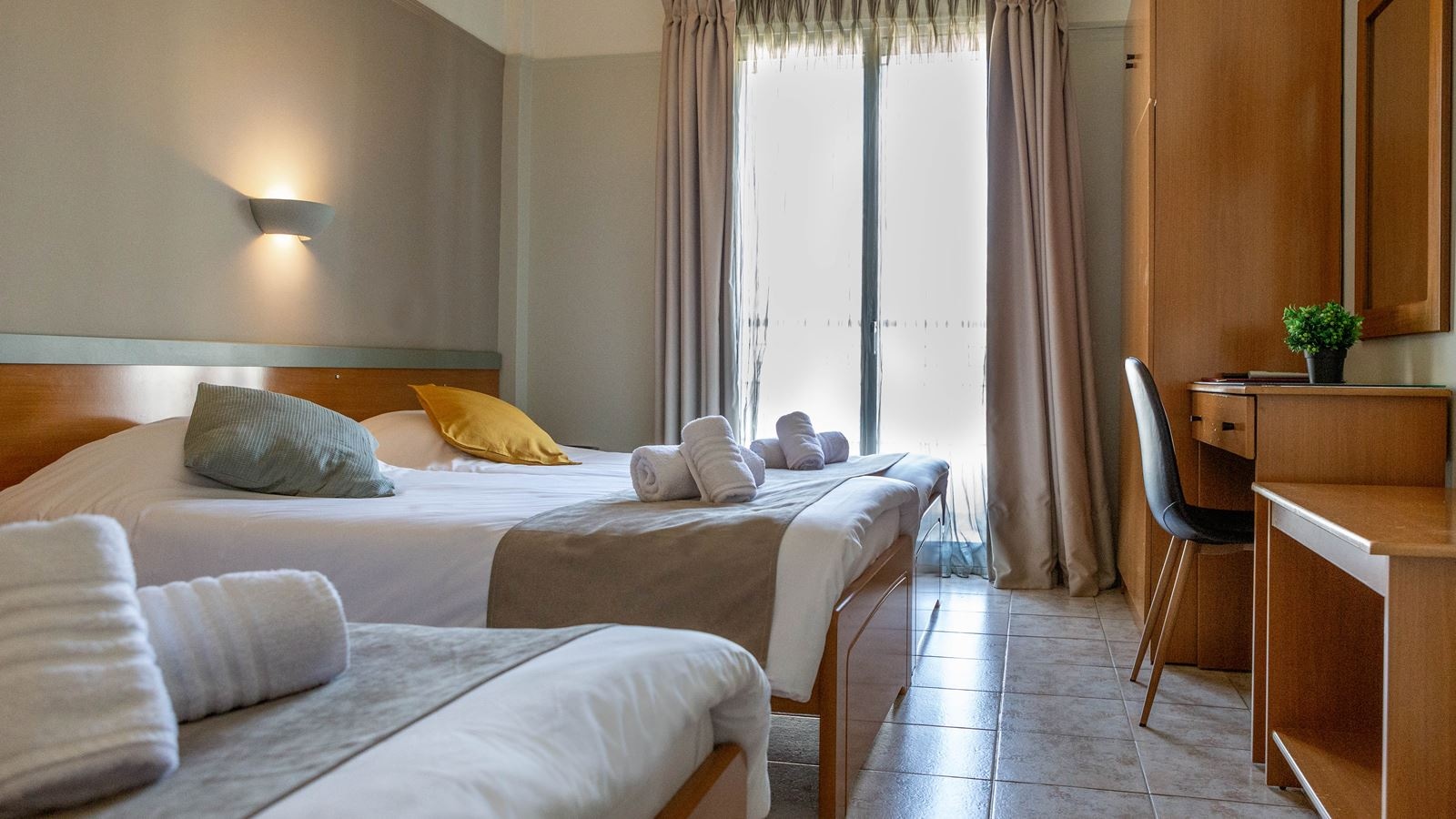 rooms-triple-standard