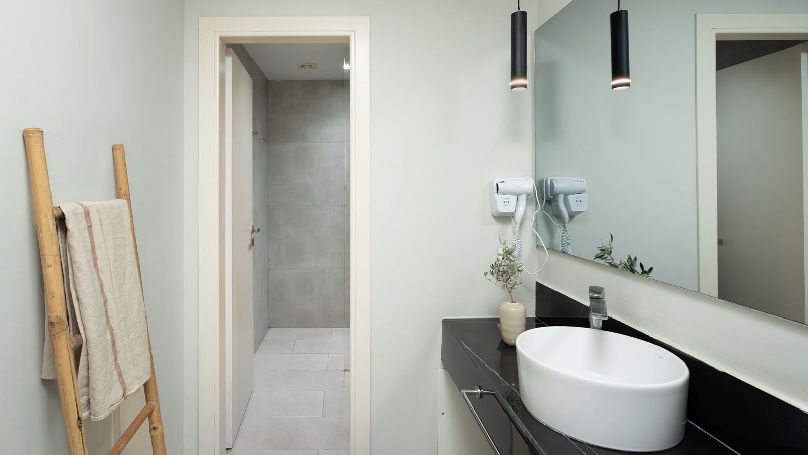 rooms-family-prenium-2-bedroom-room