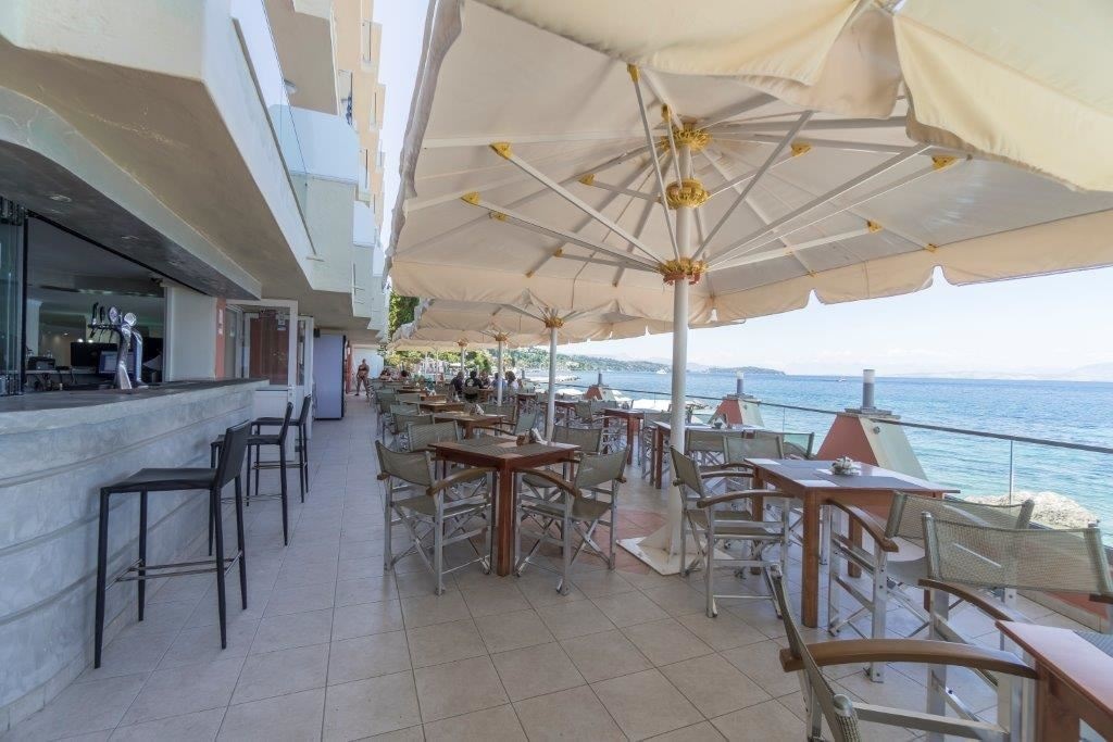 restaurants-corfu-maris