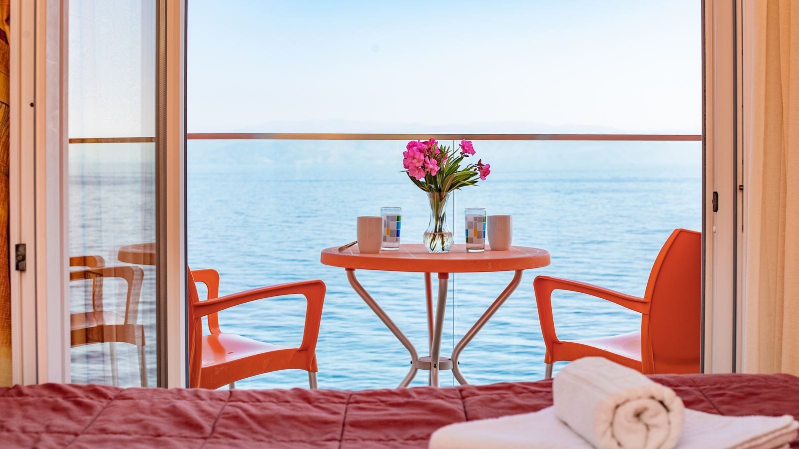 rooms-family-large-bunkbed-sea-view-balcony-or-terrace