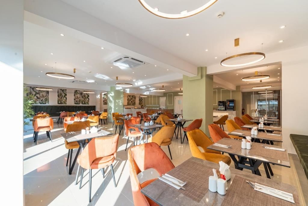 restaurants-restaurants